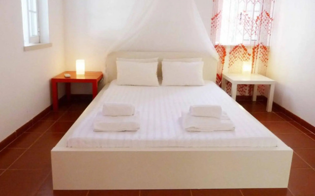 Villa Charneca