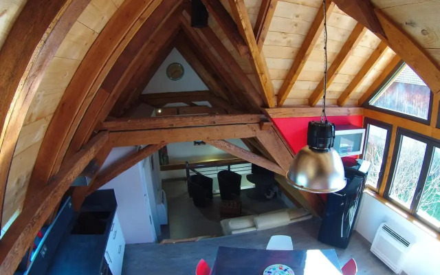 Gîte autonome, La grange a foin, piscine !