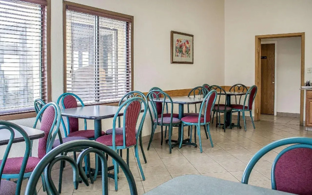 Econo Lodge Norwalk