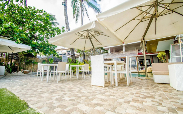White House Beach Resort