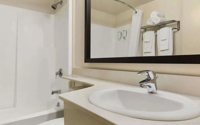 Travelodge Suites by Wyndham Saint John