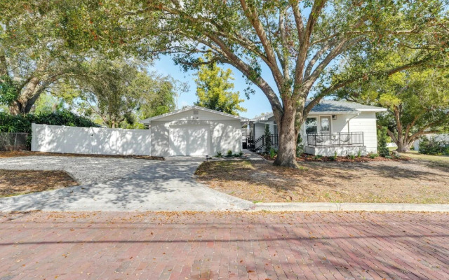 Mid-century Lakeland Home w/ Game Room!