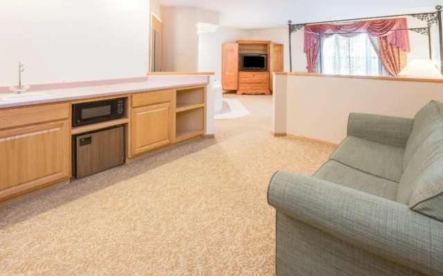 Country Inn & Suites By Carlson Waunakee