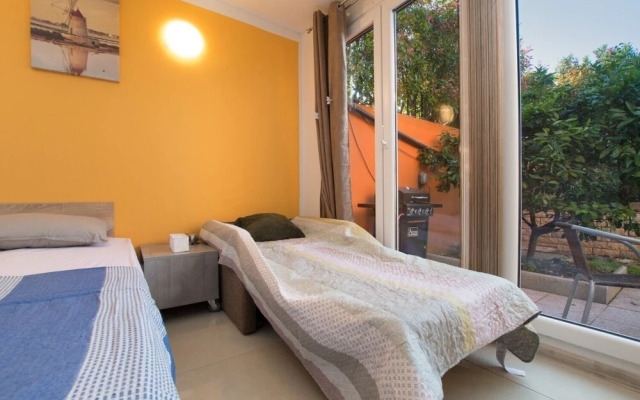 Orange - Garden Terrace - SA1