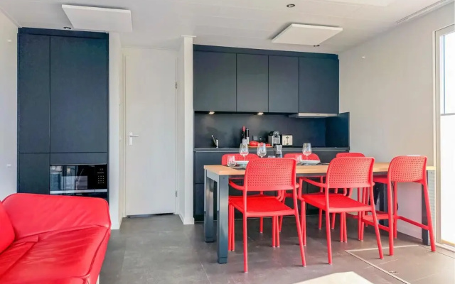 Beautiful Ship/boat in Nieuwpoort With Wifi and 1 Bedrooms