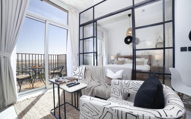 Modern Boho 1BR Sleeps4 Balcony Pool Gym Dxbhills