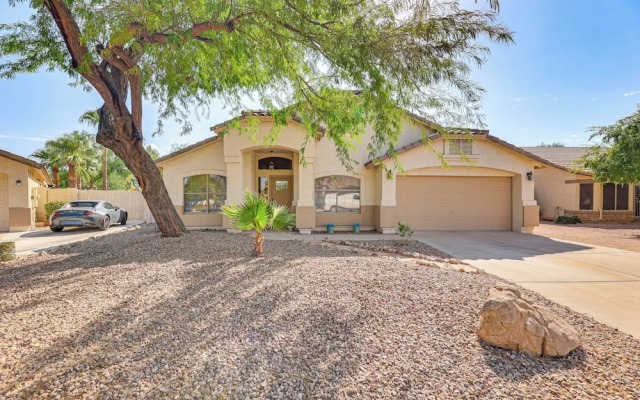 Centrally Located Gilbert Home: Patio & Grill!