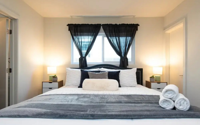 Stylish Apartment near Dodger St