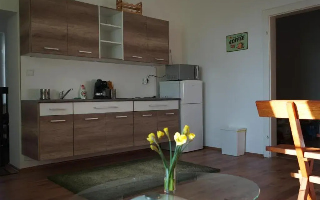 Arnie Apartman