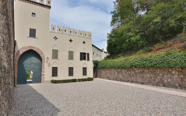 The Knight Loft With Pool