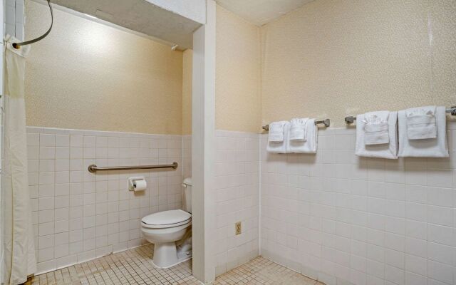 Quality Inn Fredericksburg near Historic Downtown