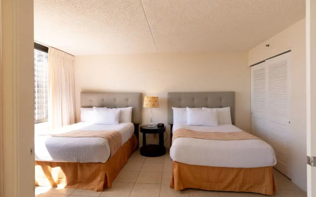 Waikiki Banyan Tower 2
