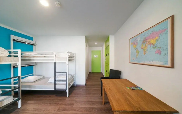 Nyon Hostel