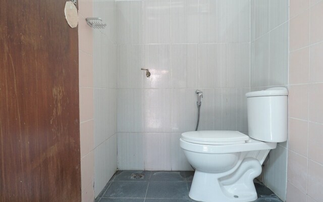 RedDoorz Hostel @ Borobudur Street