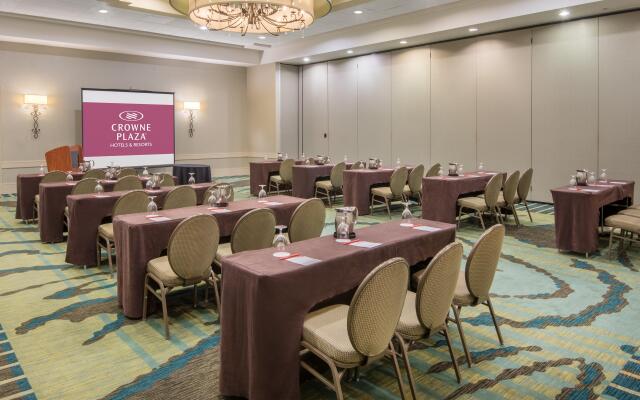 Crowne Plaza Charleston Airport - Conv Ctr by IHG