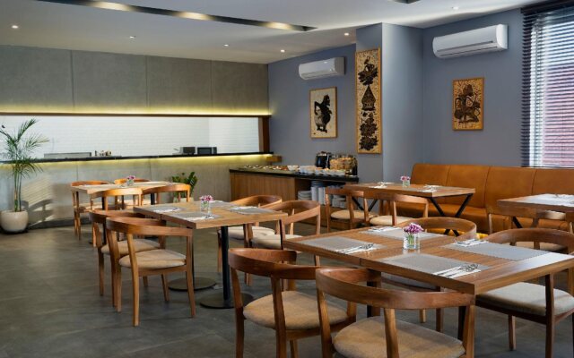 Batiqa Hotel Darmo - Surabaya