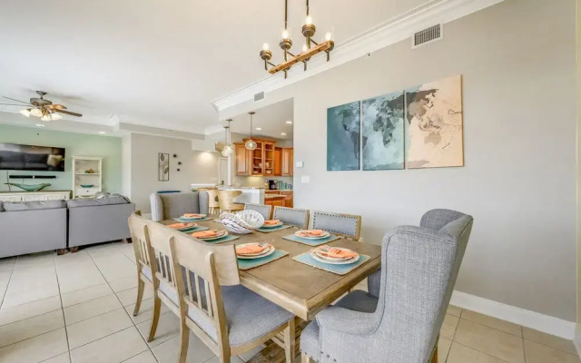 Penthouse Luxury - Exquisite Oceanside Condo