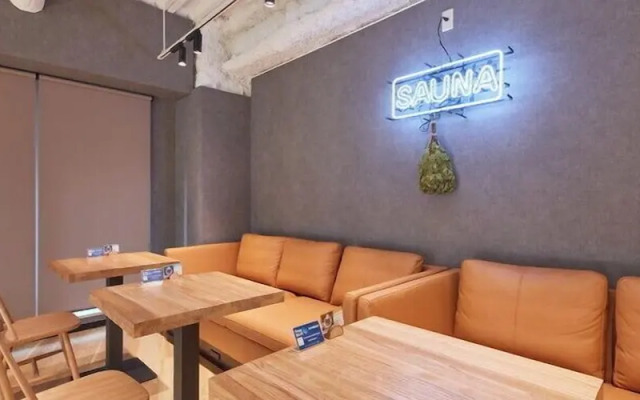 Rembrandt Cabin and Spa Shimbashi - Caters to Men