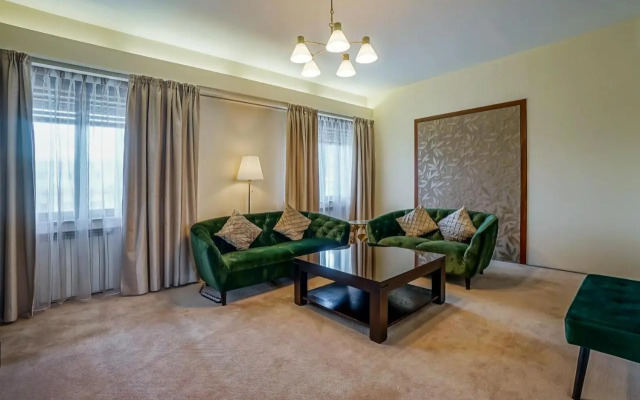 Lovely - 3 Bdr. Serviced Apartment In Old Town