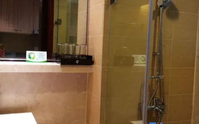 Yangjiang Hailing Island Poly Shili Yintan Fourth Quarter Holiday Apartment