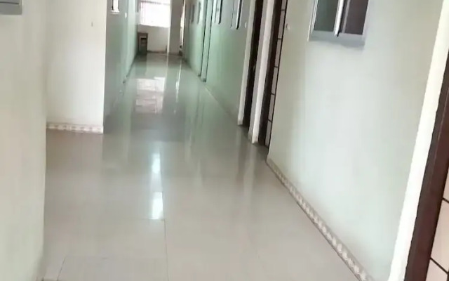 Iroomz Hotel Sagar Deluxe