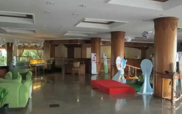 Grand Elty Singgasana Hotel