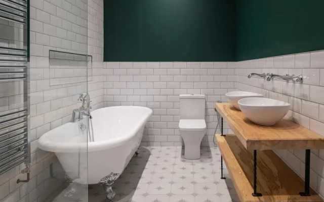 Beautiful 5 Bedroom Apartment in Capel Salem