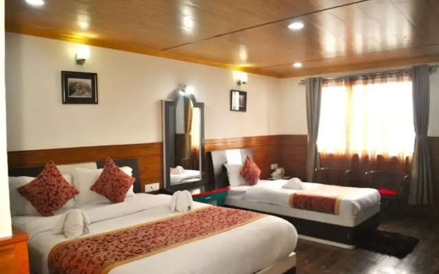 Goroomgo Kasturi Palace Darjeeling