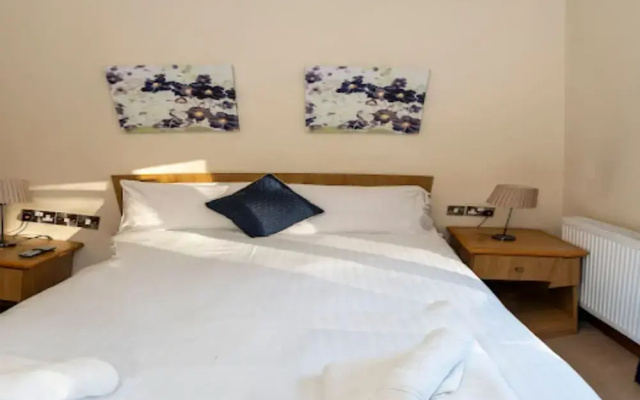 The George Hotel