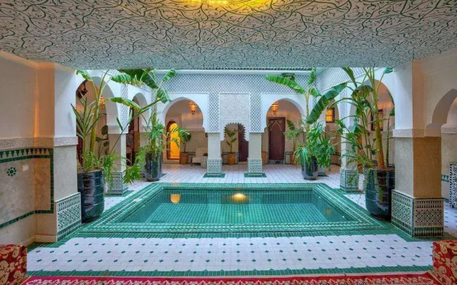Zwen Zwen Boutique Hotel Rooftop & Spa