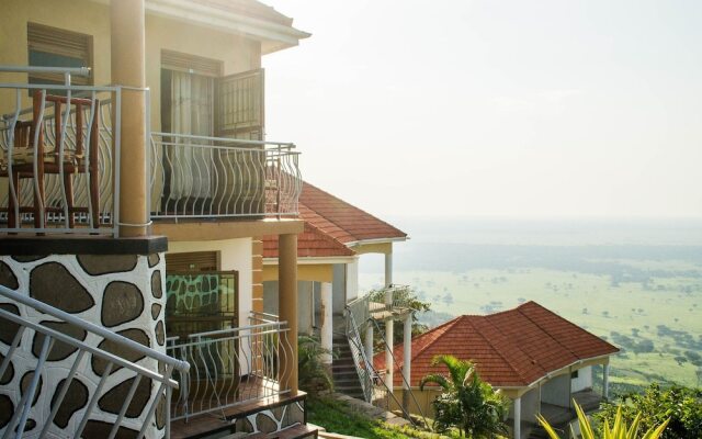 Queen Elizabeth Park View Tourist Lodge