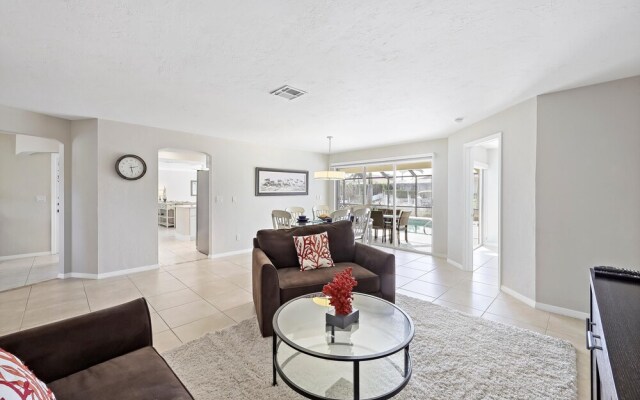 Waterfront Home With Pool and Western Exposure