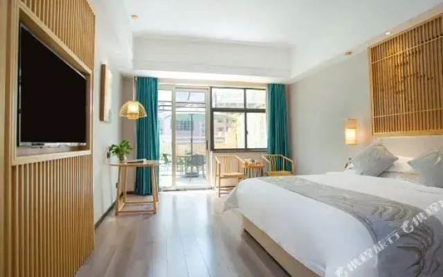 Venice International Hotel