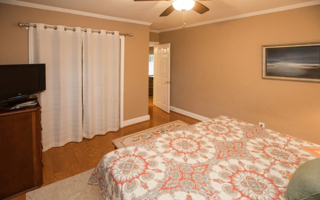 Off The Board - 5 Br Home