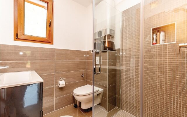 Beautiful Home in Pirovac With Wifi and 2 Bedrooms