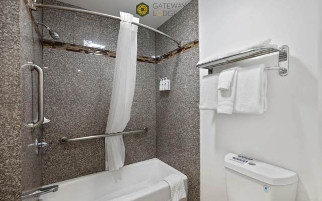 Gateway Thunderbird Motel