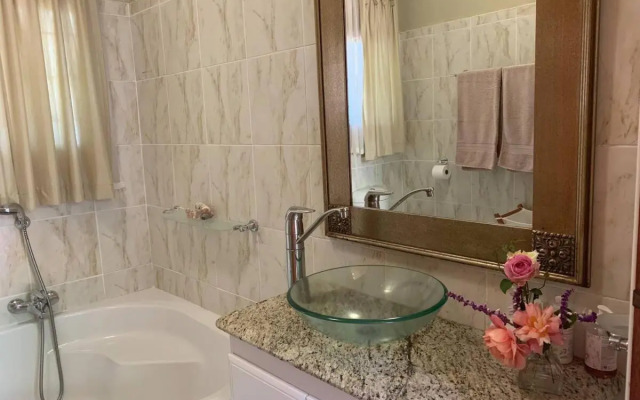 Mountain Rose Guesthouse