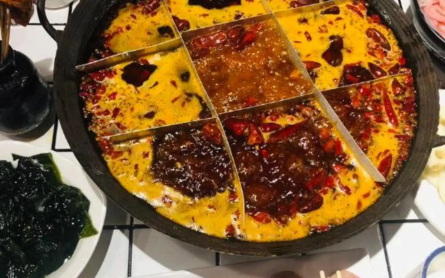 Love You Hotel (Chongqing Huangnibang Metro Station)