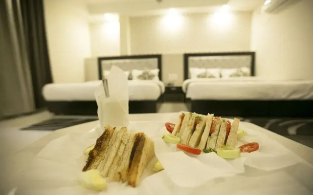 OYO 9050 Hotel Saya