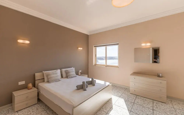 Harbour View Spacious 2BR Apartment