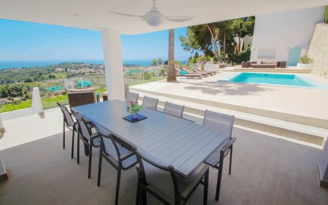 Amigos - holiday home with private swimming pool in Moraira
