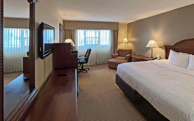 Clarion Inn Garden City