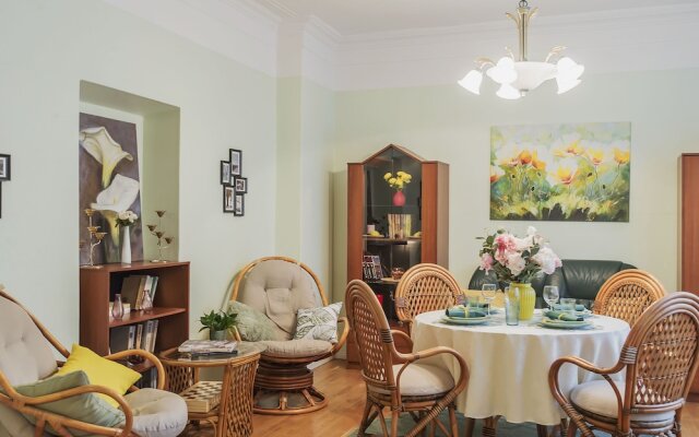 Апартаменты GM в Старопименовском пер., 16