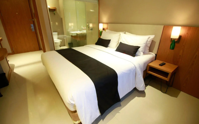 Yellow Star Ambarukmo Hotel