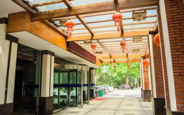 Baizhao Mountain Hotel