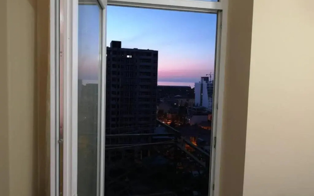 Kvartira dvuhkomnatnaja v Batumi, 10 minut do morja