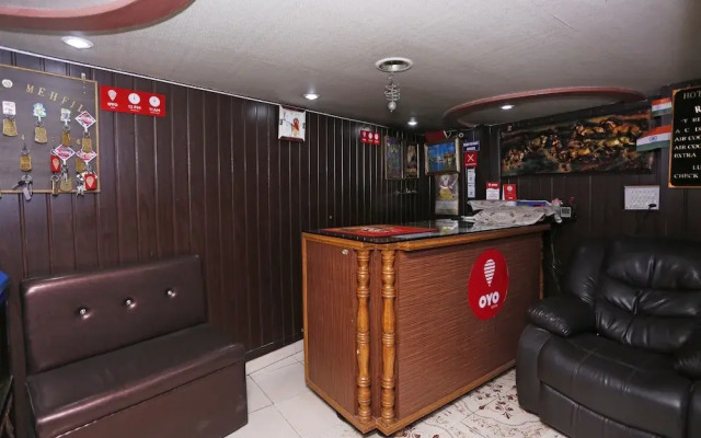 OYO 5851 Mehfil Hotel