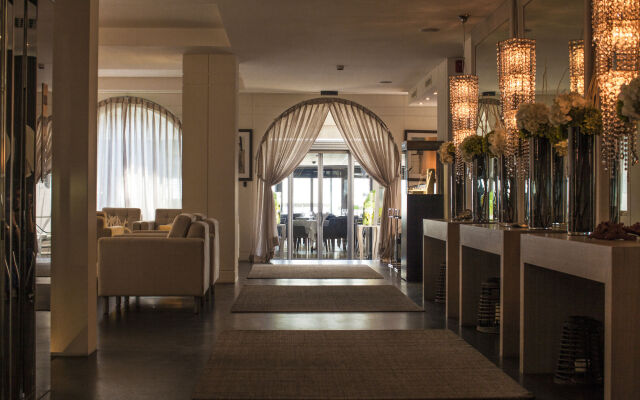 Eight Hotel Paraggi