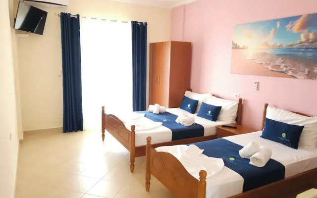 Friends House - Borsh Hotel