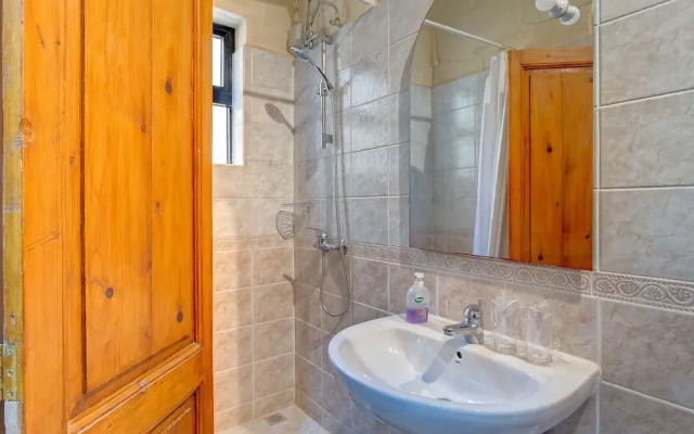 Traditional Maltese Townhouse, Roof Terrace and Views